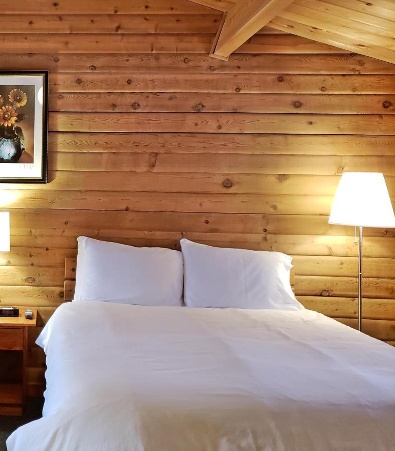 Rocky Inn Valemount Eksteriør billede