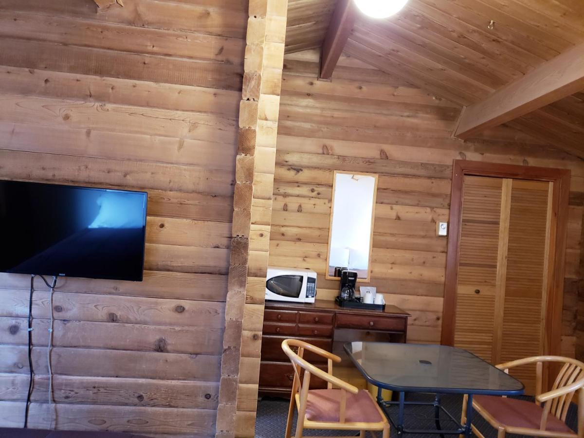 Rocky Inn Valemount Eksteriør billede