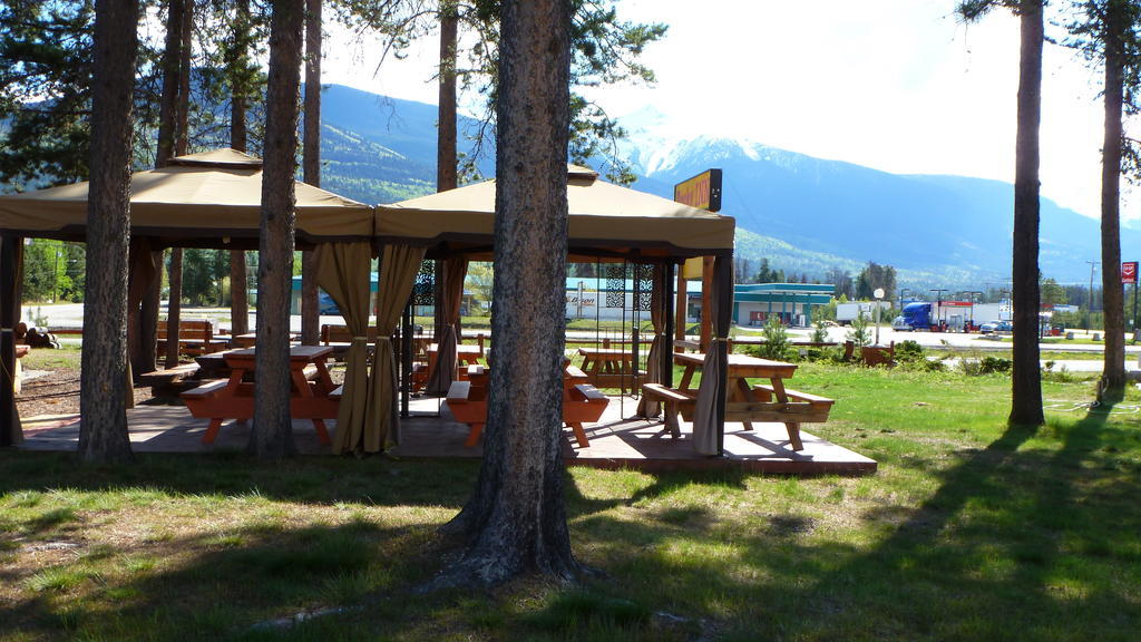 Rocky Inn Valemount Eksteriør billede