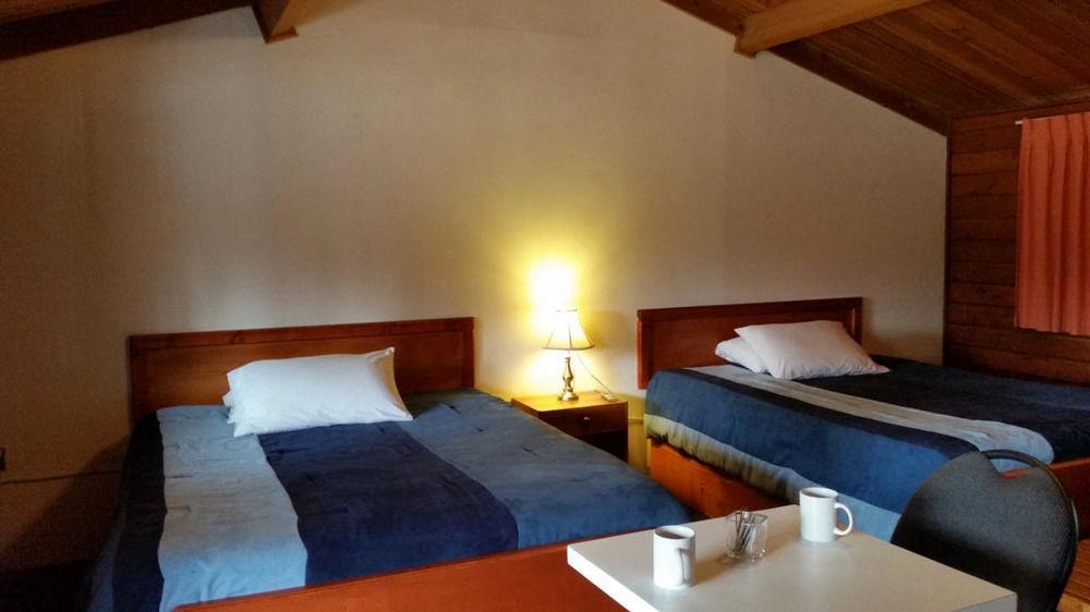 Rocky Inn Valemount Eksteriør billede